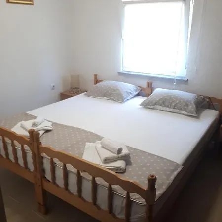 Feriehus Firdaus-bihac, Dobrenica Bb